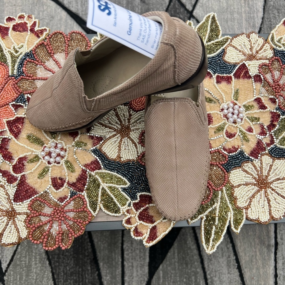 SAS Tri-Pad Women’s Beige/Tan Textured Leather Slip-On Loafers SZ 8.5